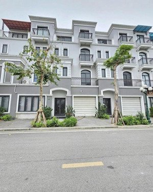 bán căn liền kề grand bay hạ long, 105 m2, hướng đông nam, giá chỉ 8,x tỷ. 