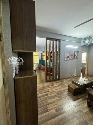 bán can hộ 2 ngủ,2vs, full nội thất , ban công đông nam, giá 3.33 tỷ lh 