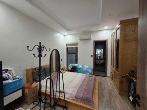 bán nhà phân lô liên kề ngõ 640, gia thuỵ, oto 7 chỗ vào nhà, 75m2