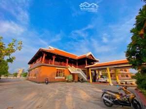 cắt lỗ 105m2 (ngang 6) đối diện nhà hàng hương sen, đường 16m, sổ hồng riêng