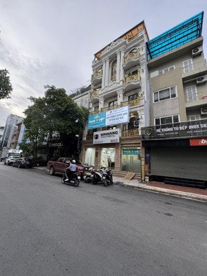 mặt tiền 9m - trục chính mp kinh doanh - dòng tiền kinh doanh đỉnh