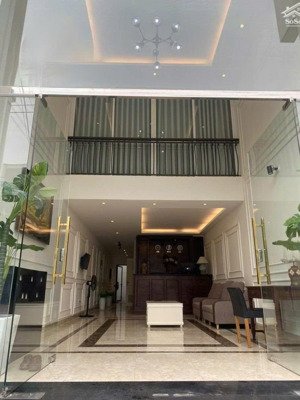 cho thuê tòa nhà căn hộ 6 tầng văn cao full đồ cao cấp