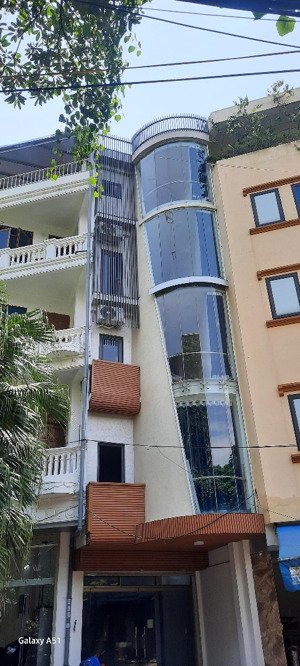 nhà phân lô - ôtô - mặt tiền rộng - trước nhà rộng thoáng - kinh doanh .nhà phân lô - ôtô - mặt