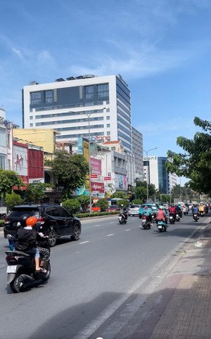 bán nhà 215-217 cộng hòa, phường 13, tân bình ngay cổng nhà ga t3, dt: 7x32m, gpxd 1 hầm 8 tầng