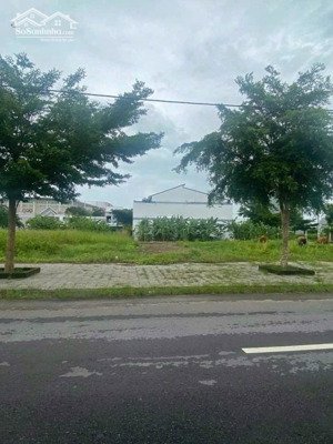 cần bán đất mt mỹ trang , nhị mỹ, cai lậy , tiền giang,gần chợ cai lậy,550tr/120m2 shr