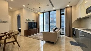 cần cho thuê căn hộ sky center. full nt, 2pn, 2wc. dt: 75m². giá 14,5tr/th. lh: 