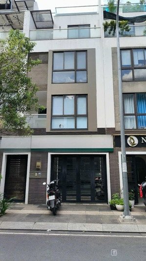 cho thuê nhà hẻm kinh doanh ngang 8m- nam kỳ khởi nghĩa, phường võ thị sáu, quận 3