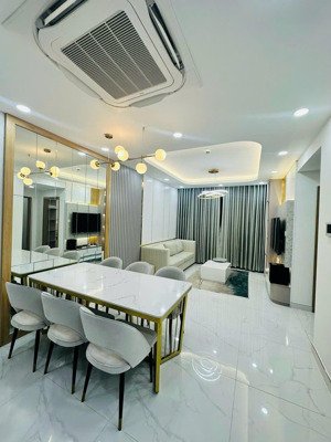 bán căn hộ diamond alnata ,2pn2wc , 85m2 ,view đại lộ, giá 5 tỷ 250 triệu