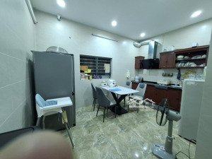 bán nr đẹp, 54m2, 21,5 tỷ tại trần quốc hoàn, dịch vọng hậu, cầu giấy, hà nội