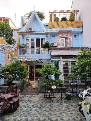 biệt thự ~200 m2 - 03 tầng - không gian sống bậc nhất gò vấp - ôtô quay đầu trong sân.
