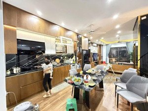 bán gấp liền kề sh 56m giá rẻ hơn thị trường 500tr đã hoàn thiện nội thất. giá 8,85 tỷ.