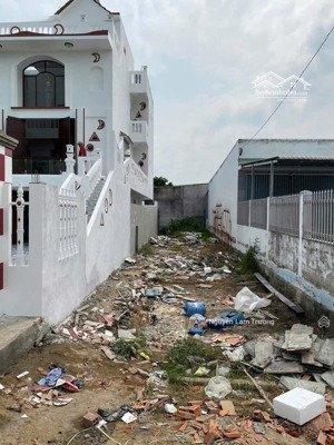 chủ gửi bán lô đất diện tích 148m2(4,7x32m2 ) tại phước lâm cần giuộc,giá 765 triệu sổ hồng riêng