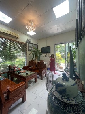 căn hộ tầng 1,2 kđt việt hưng - view công viên thoáng mát cây xanh
