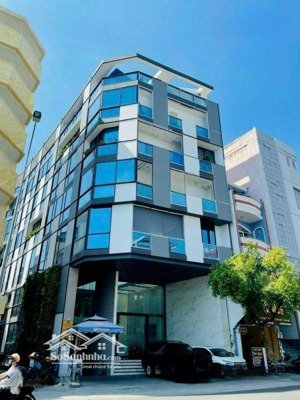 ngộp bank bán gấp! bán gấp nhà góc 2mt lê quang định dt: 9x38m hầm 8t hđt; 450tr/th - giá 84 tỷ