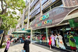 cần bán gấp nhà phố trục đường sầm uất mẫu nhà siêu đẹp trong soho the global city