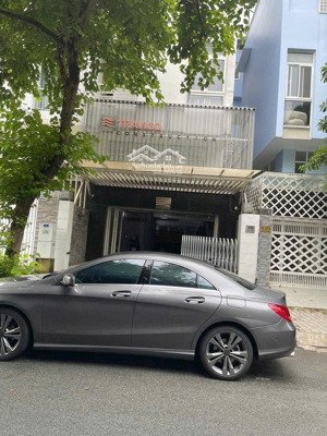 bán nhà phố đg số 2 tại kdc phú mỹ,dt 126m2 xây dựng 4 lầu, giá 22 tỷ,tk hiện đại, lh:0932334016