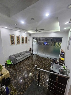 bán nhà hoàng hoa thám ba đình, 30.3m² x 5 tầng, giá 7.9 tỷ ô tô đỗ cửa, nhà đẹp kinh doanh tốt