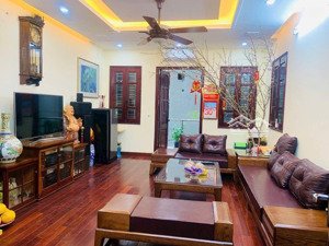 bán nhà trung tâm đống đa nhỉnh 5 tỷ full nội thất gỗ sang trọng