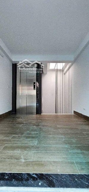 trung tâm quận đống đa - sổ vuông đét - nhà mới - thang máy - ô tô nhỏ đỗ cửa - kd - gần phố, n