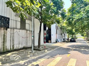 cho thuê kho xưởng tại p thạch bàn- long biên. diện tích 1450m2