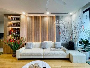 cần bán căn hộ 142m2, 4pn, view đẹp, full đồ đẹp, chung cư ct8 - the emerald. giá 10.5 tỷ