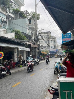tọa lạc tại trung tâm tp giáp quận 1 - góc 3 mt kd sầm uất - 4,5x18m - 6 tầng st - giá 15,9 tỷ