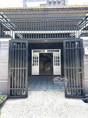 nhà chính chủ cần bán gấp để xử lý công việc đường thông kinh doanh hoặc bán hàng online làm kho