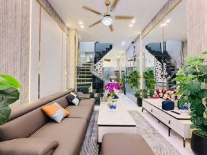 bán nhà mới- sát đại học công nghiệp- bv 175