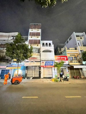 bán nhà mặt tiền ngô gia tự, quận 10. dt : 4x20m. 4 lầu. chỉ 33 tỷ