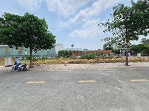 sang gấp lô đất ngay kdc lê phong an phú 2 dt 69m2 shr, ngay đường dt743 đi vào 200m, full thổ cư