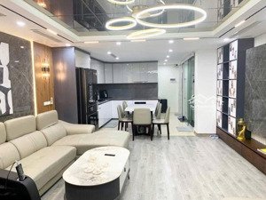 cực đẹp! lô góc thịnh quang,2 thoáng, vài phút ra phố, nhà dân xây mới đẹp, ở ngay 47m2*52