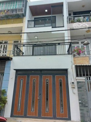 cần bán gấp nhà hẻm 7m cực rộng đường ung văn khiêm. dt: 4x13m. vuông vức. trệt, 2 lầu mới đẹp.