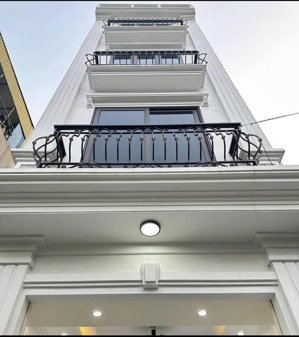 siêu phẩm , bán nhà xây độc lập 5 tầng (33m2) nhà mặt ngõ, ôto thông qua nhà , giá chỉ 3x tỷ