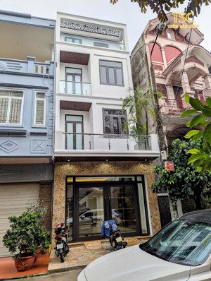 bán nhà mặt đường khu phân lô quán nam oto đỗ cửa ngày đêm 78m tây tứ trạch kinh doanh tốt