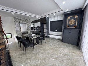 bán nhà chu huy mân long biên dt 70m*7t*mt4m thang máy nhập ô tô dòng tiền mới giá 14.8tỷ