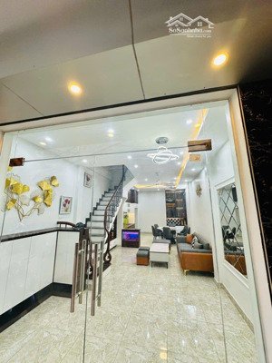 nhỉnh 11tỷ sở hữu ngay nhà trung tâm.
phương mai