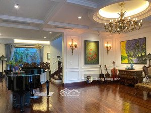 bán gấp biệt thự siêu đẹp tại kđt văn quán hà đông 220m2*4t mặt tiền 10m, giá chỉ hơn 40 tỷ xíu.