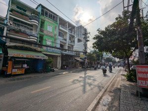 bán nhà mặt tiền âu dương lân, phường 2, quận 8, dt: 9 x 45m. cn: 600m2. giá bán: 65 tỷ