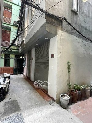 nhà dân xây ngõ quận uỷ 68 cầu giấy dt 50m2 xây 5 tầng quanh 11 tỷ sổ đỏ full đồ -gần phố, ô tô 50m
