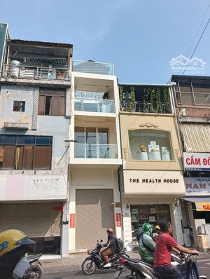 cho thuê nhà vị trí đắc địa sầm uất mặt tiền võ văn tần q3 - (nh 8x8m) - 3 tầng - giá: 35tr/tháng