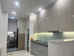 cho thuê nhà mặt tiền đường lý thường kiệt ( khu chợ chợ đầm) trung tâm thành phố giá 18tr
