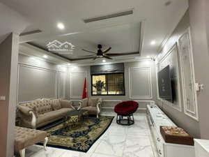 bán nhà phố hoàng cầu đống đa, 62m2, 5 tầng thang máy, ô tô tránh, kinh doanh, giá 27.9 tỷ