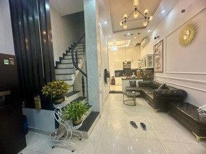 cực phẩm ! bán nhà tôn đức thắng - đống đa 50m - 4t - mt5m - 11.5 tỷ . full nt , 30m mặt phố