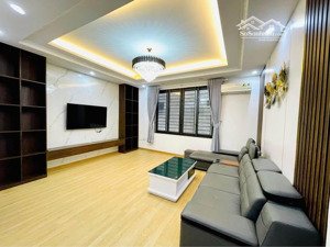 bán nhà cầu giấy 50m2*6 tầng nhà đẹp full nội thất, ở sướng ngõ thông sát phố.