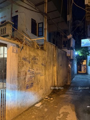 bán đất lạc long quân - 70m mặt tiền 5.5m - ngõ thông ba gác - sổ vuông - lô góc - gần mặt phố