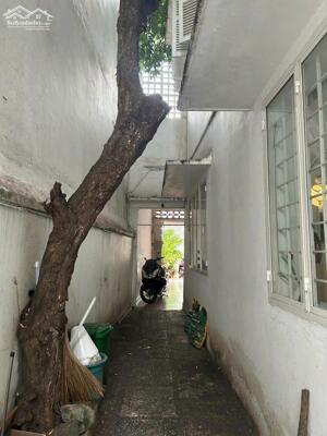 BIỆT THỰ SIÊU KHAN HIẾM – VỊ TRÍ VÀNG QUẬN 1 Diện tích: 4,43m x 33,48m – nở hậu 8m – Công nhận 205m²