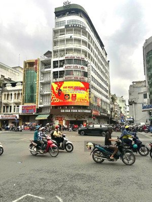 bán góc 2 mặt tiền trần hưng đạo và châu văn liêm, quận 5 -10x30m- 10 tầng, thuê 800tr, bán 300 tỷ