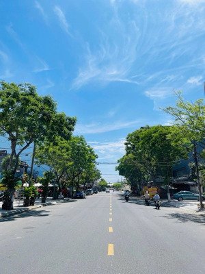 hiếm có, cặp đất siêu phẩm mai thúc lân,ngay phố tây,cách biển vài bước,vị trí vip đầu tư cực đỉnh