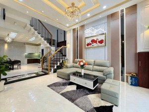 chủ đang để giá tốt chỉ 1tỷ550tr ở phạm ngũ lão, dĩ an cách khu công nghiệp sóng thần2 3p đi xe máy