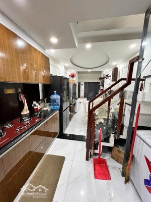 bán nhà đường t8 tây thạnh tân phú ( 33m2 , 2 tầng ) hẻm xe hơi tới cổng